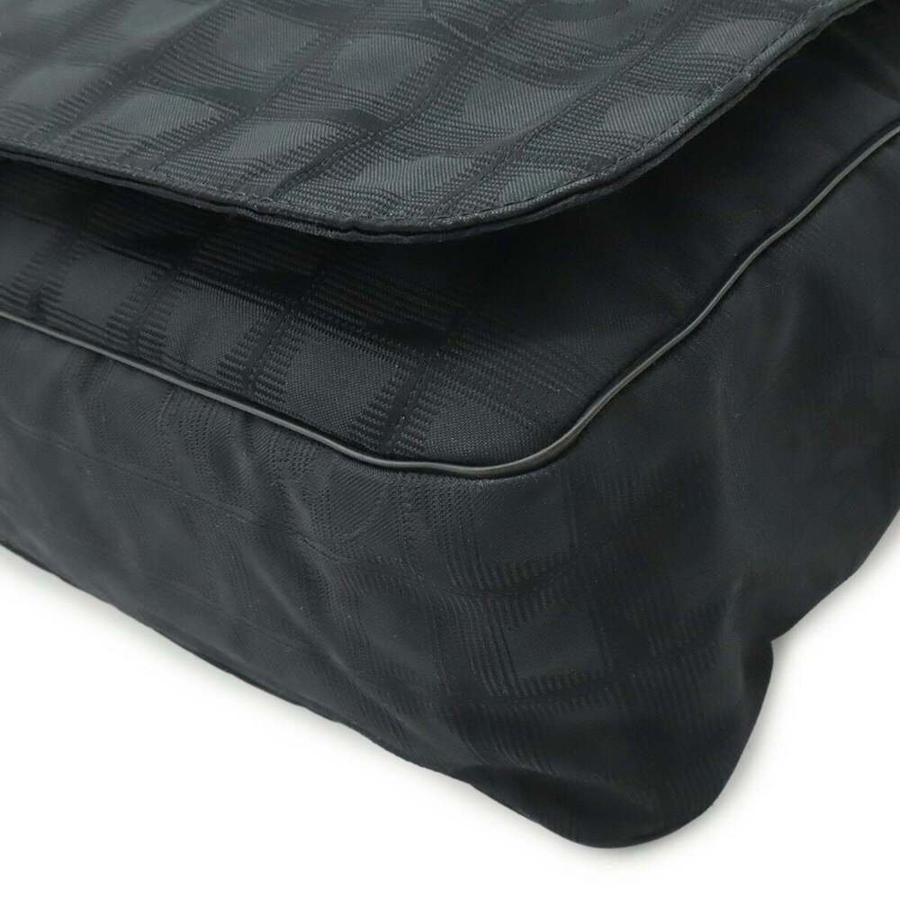 CHANEL Black Shoulder Bag - Picture 4 of 8